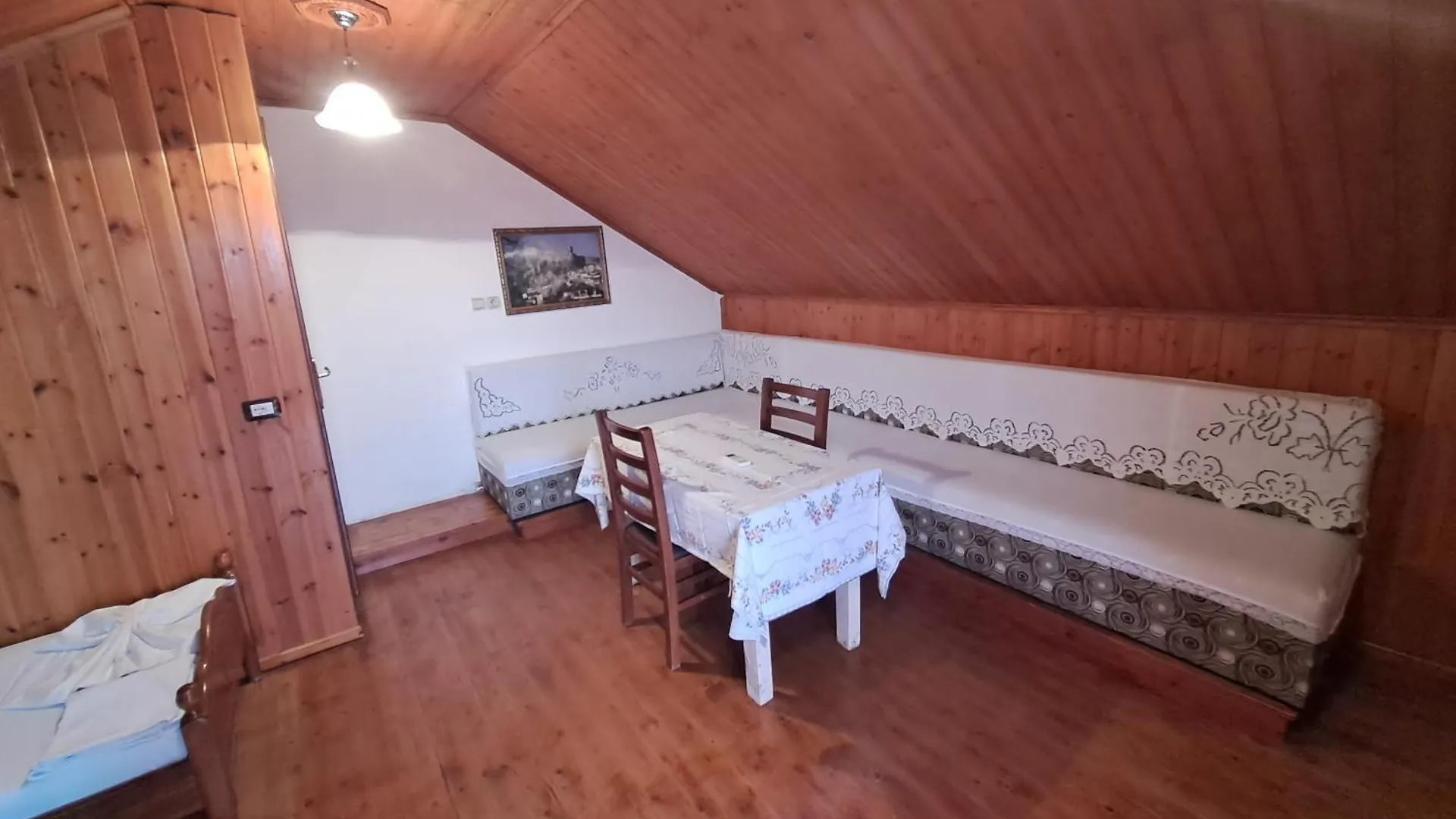 Gjirokastër Guest House Argjiro Castle אלבניה