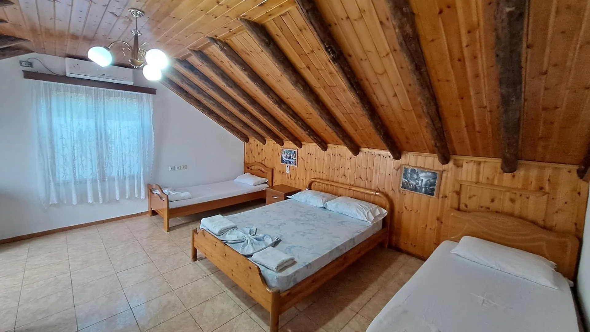 Guest House Argjiro Castle Гирокастра 2*,