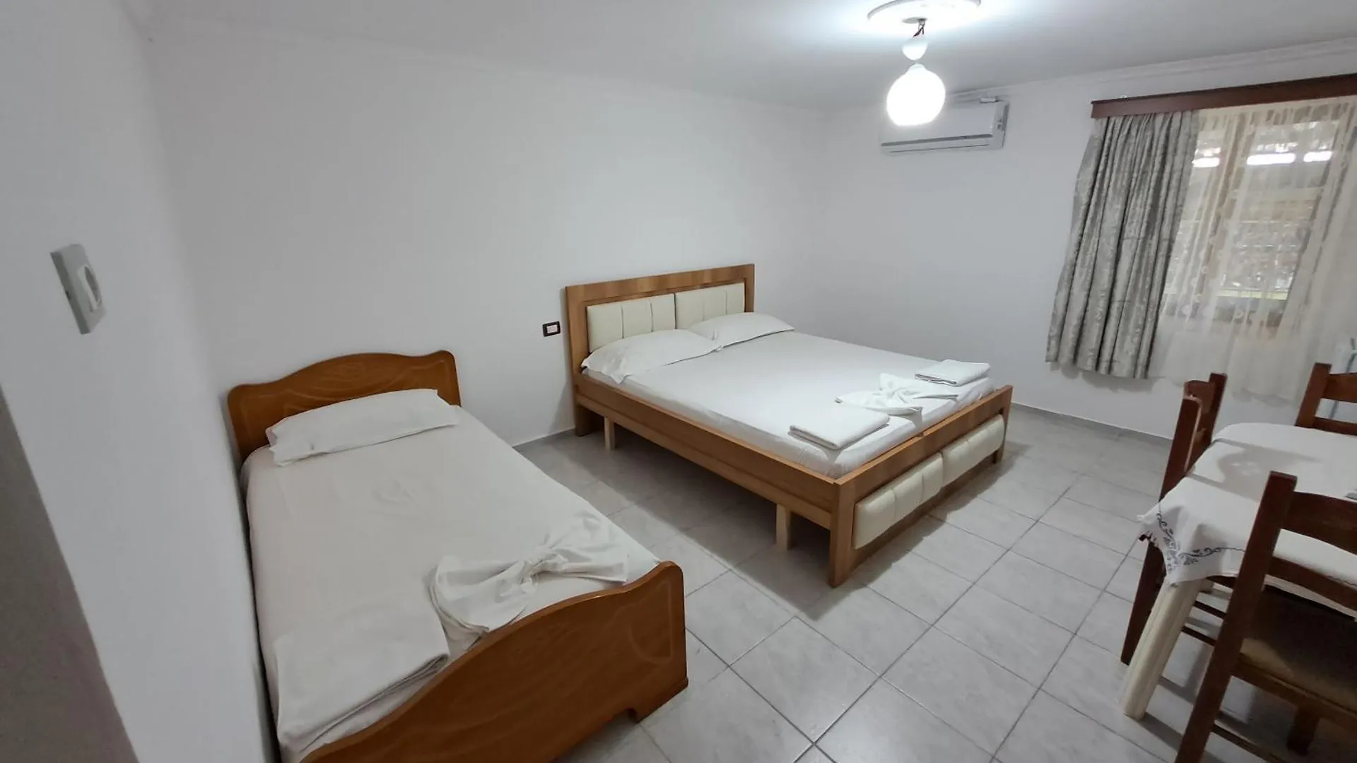 **  Gjirokastër Guest House Argjiro Castle אלבניה