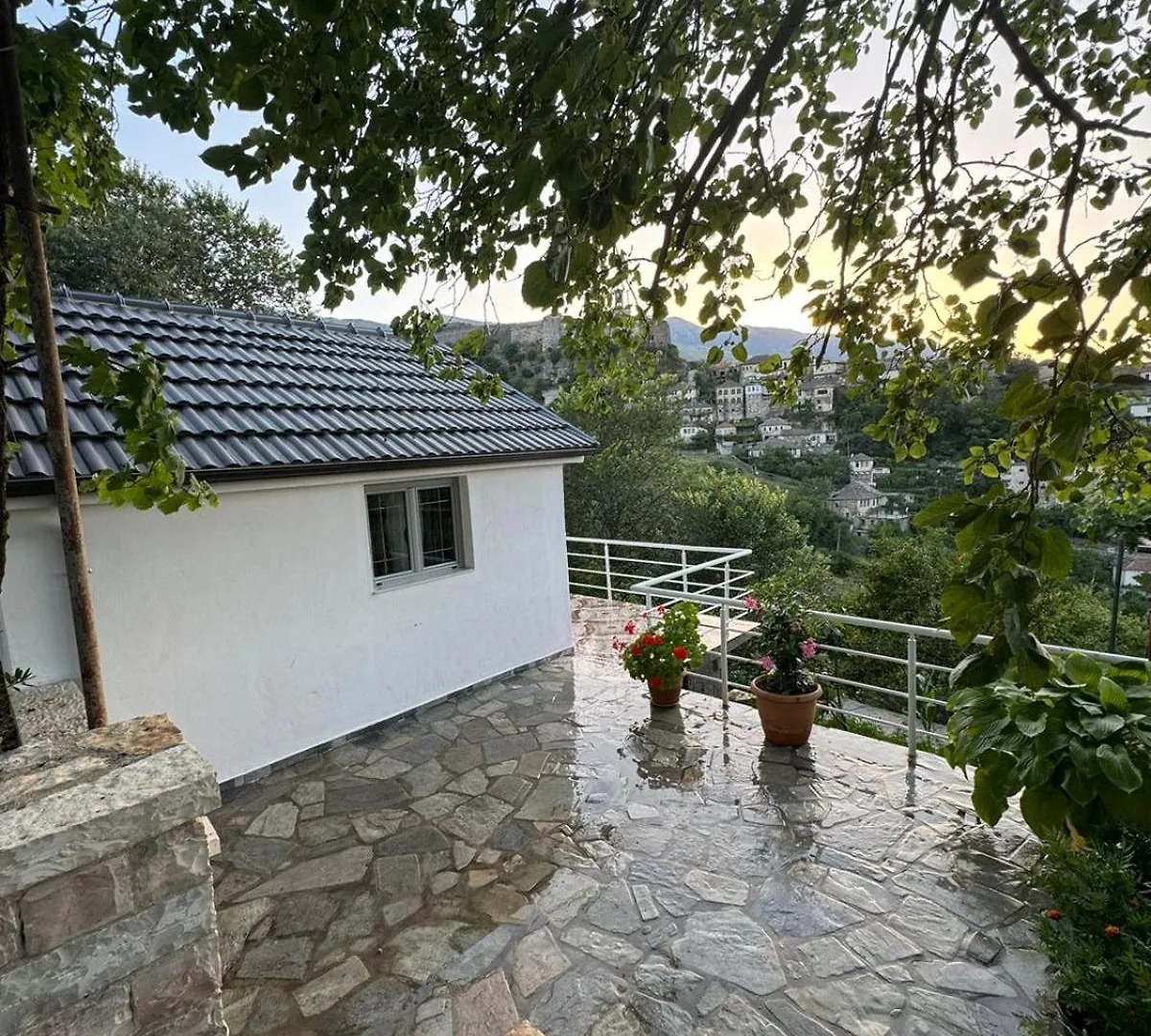 Guest House Argjiro Castle Gjirokastra